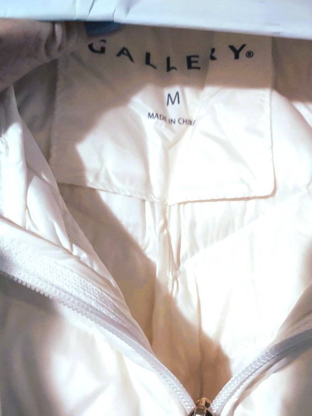 NWOT Gallery Puffer Coat - Mid Length - Size M - White - Picture 2 of 7